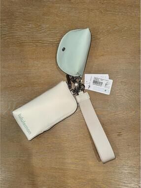 Lululemon Dual Pouch Wristlet Wallet Light Ivory/Pelican NWT